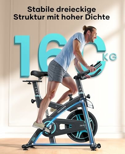 Mann trainiert auf einem Heimtrainer mit 160 kg Kapazität.